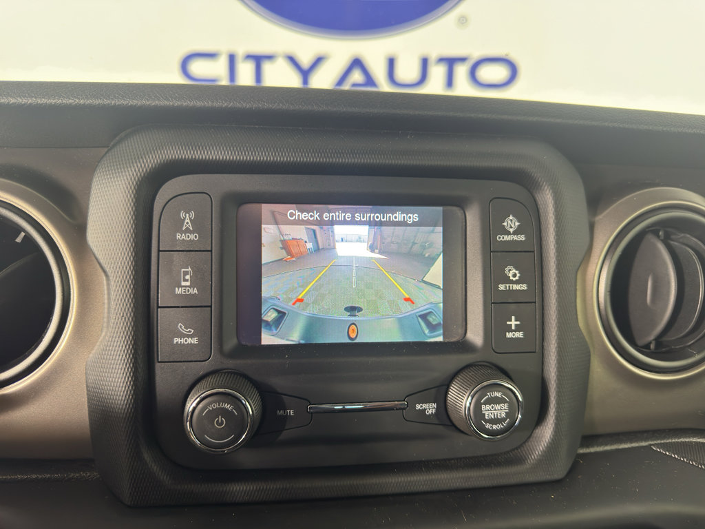 Used 2020 Jeep Gladiator Sport image 28