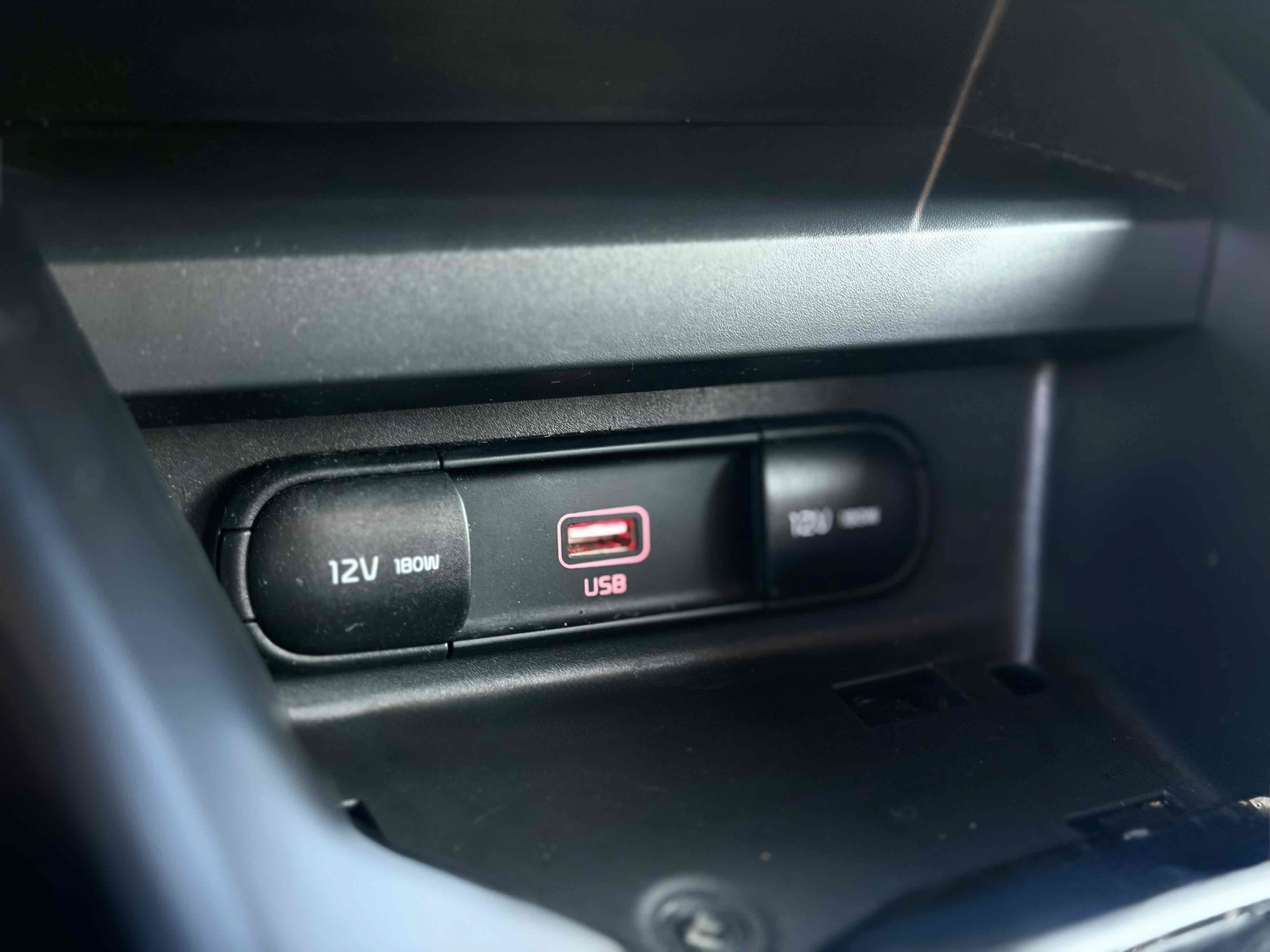 Used 2020 Kia Soul LX FWD image 28