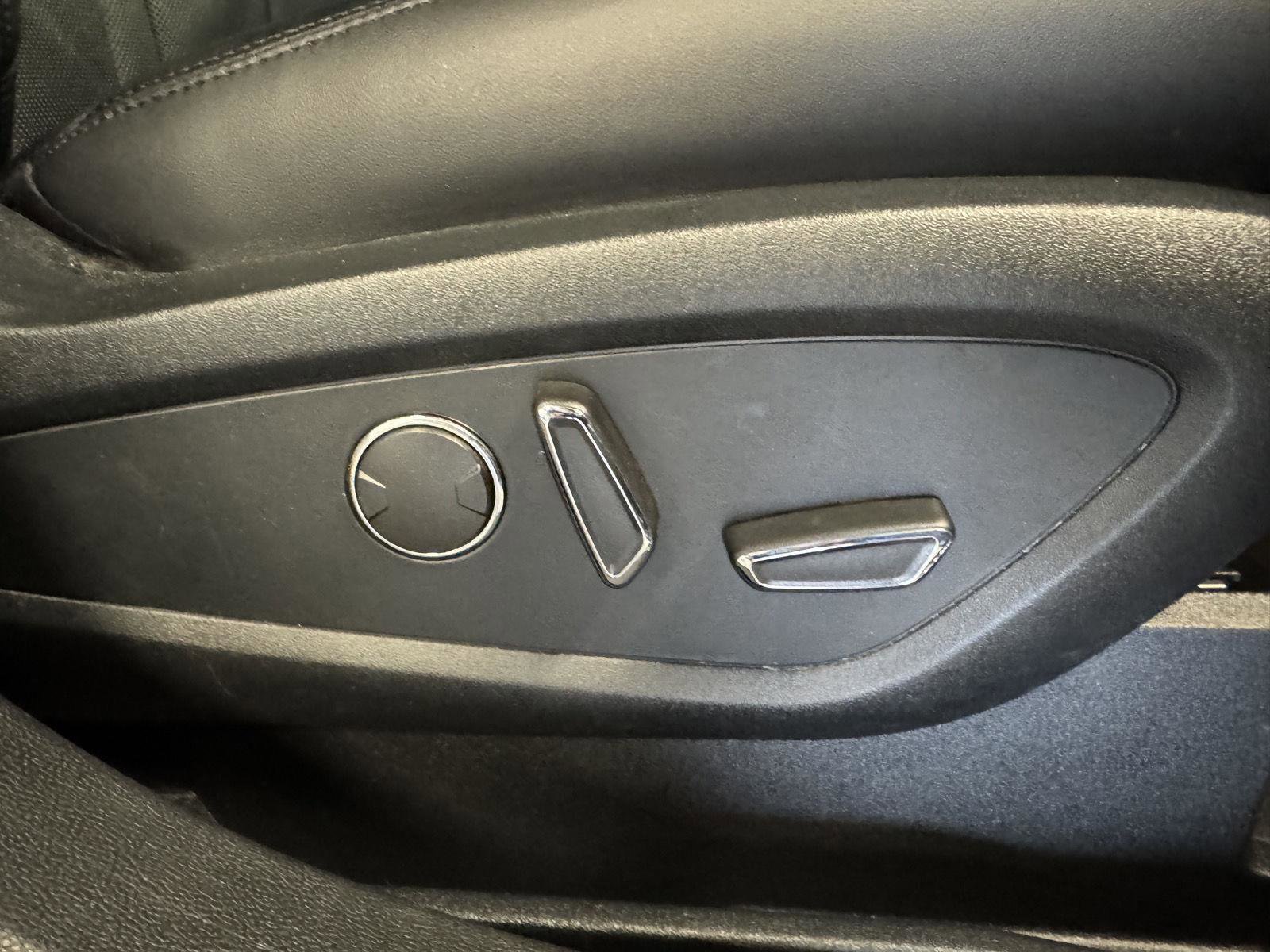 Used 2020 Lincoln Nautilus Reserve w/ Monochromatic Package image 24