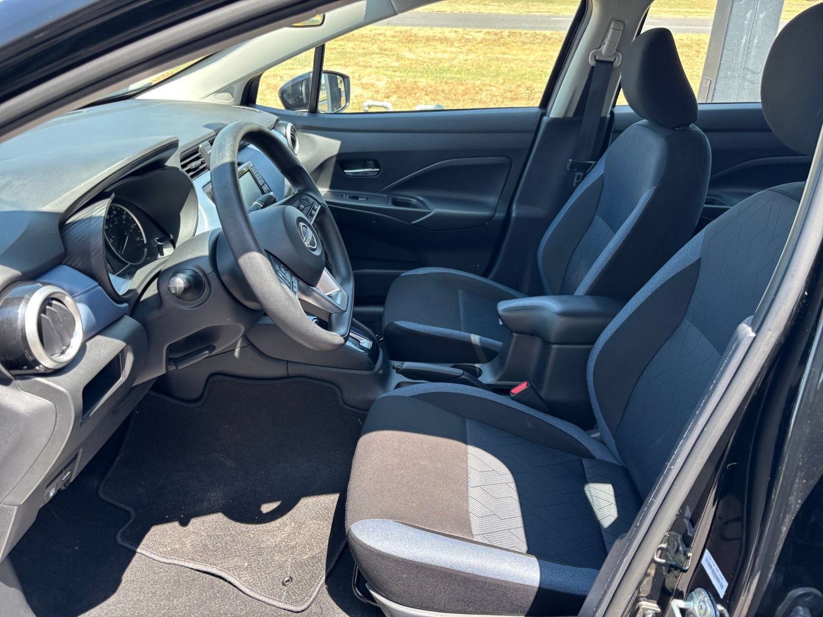 Used 2025 Nissan Versa SV FWD image 20