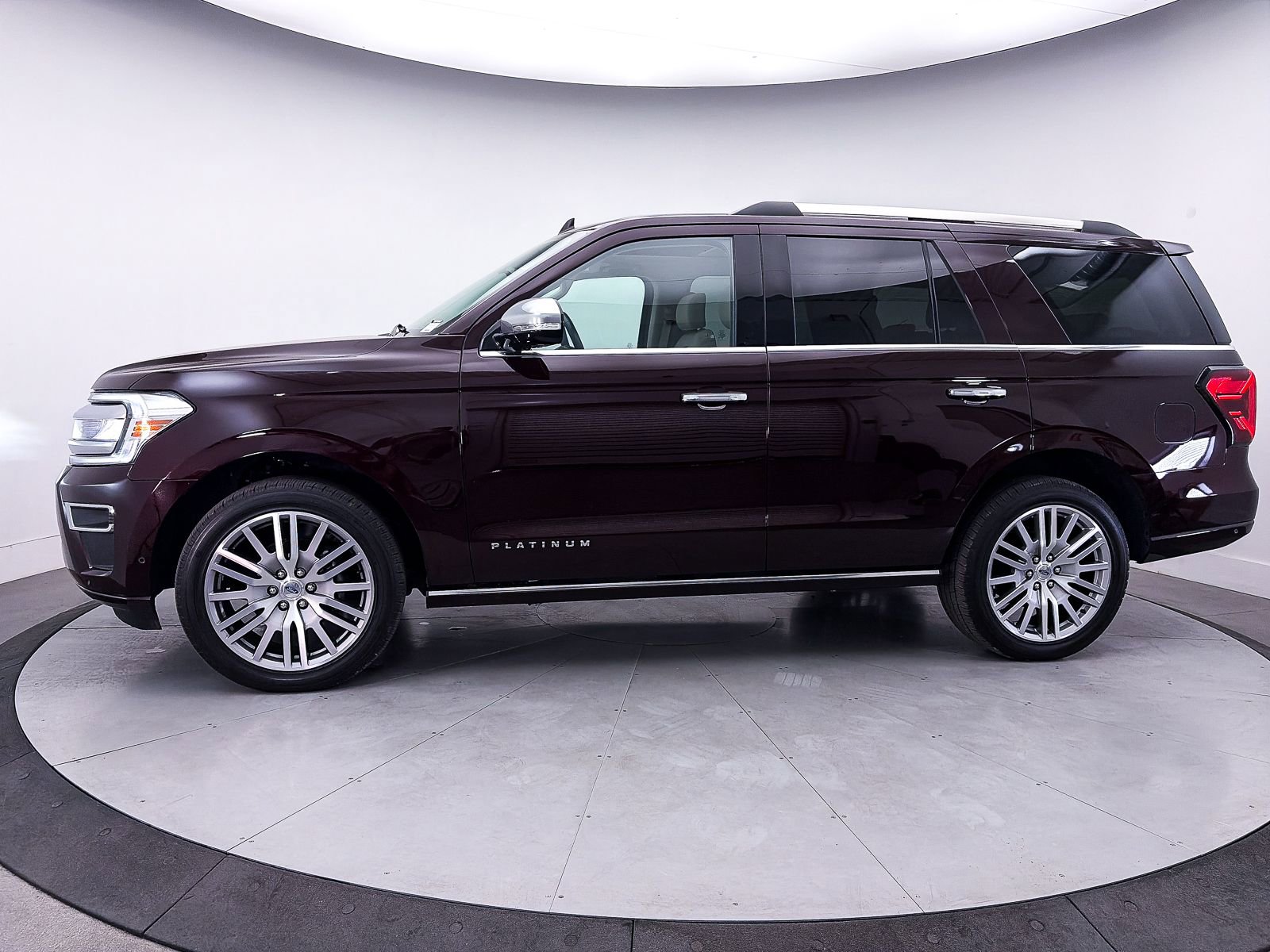 Used 2024 Ford Expedition Platinum AWD/4WD image 43