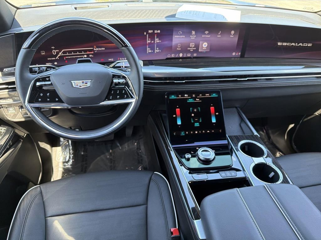 Certified 2025 Cadillac Escalade ESV Premium Luxury image 7