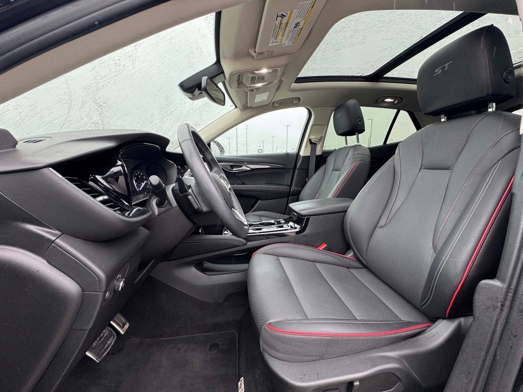 Used 2023 Buick Envision Essence w/ Sport Touring Package AWD/4WD image 27