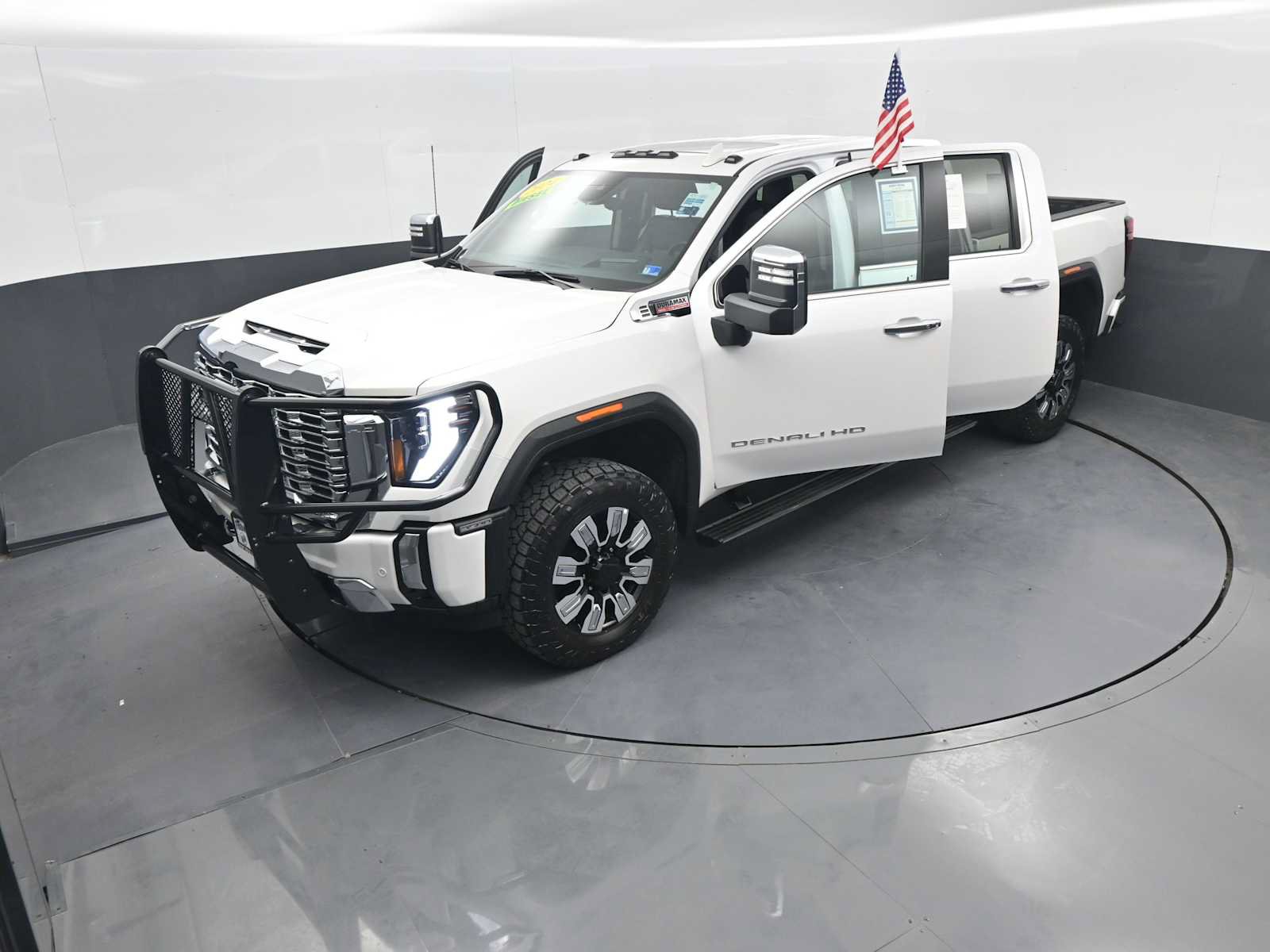 Used 2024 GMC Sierra 3500 Denali w/ Denali Reserve Package AWD/4WD image 46