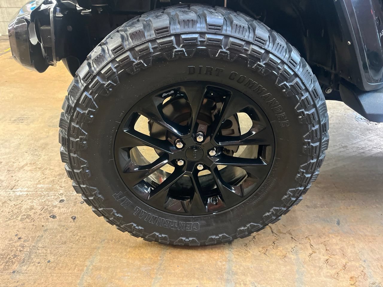 Used 2023 Jeep Gladiator Overland AWD/4WD image 9