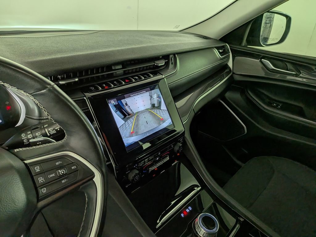 Used 2021 Jeep Grand Cherokee L Laredo w/ Luxury Tech Group I image 26