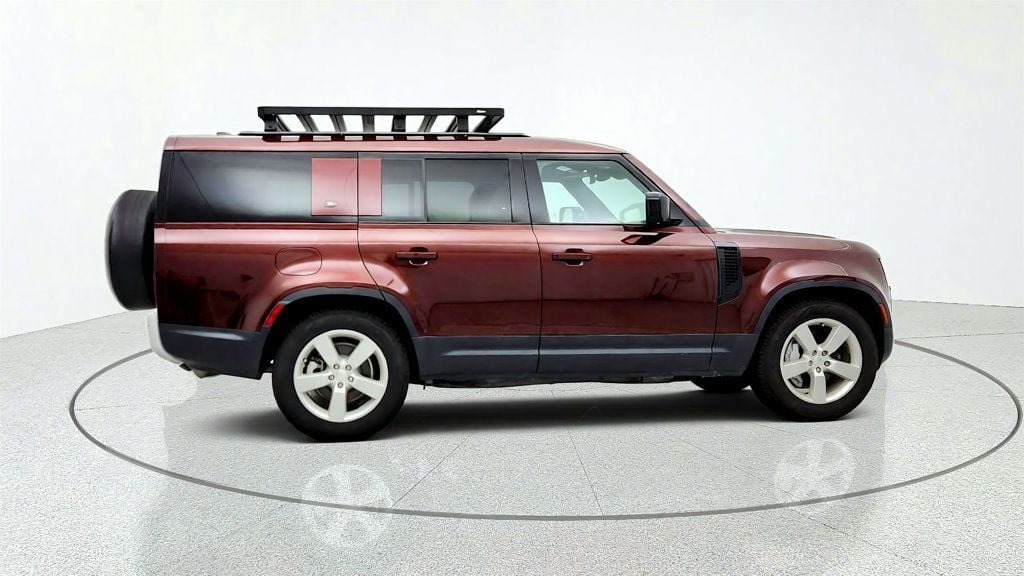 Used 2023 Land Rover Defender 130 SE AWD/4WD image 4