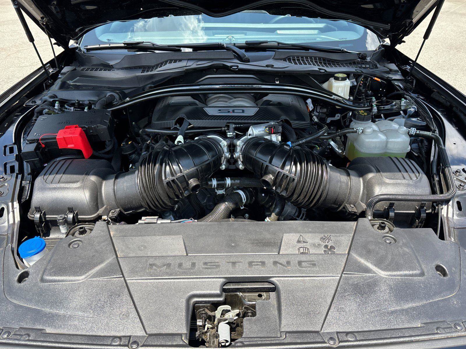 Used 2025 Ford Mustang Dark Horse RWD image 9