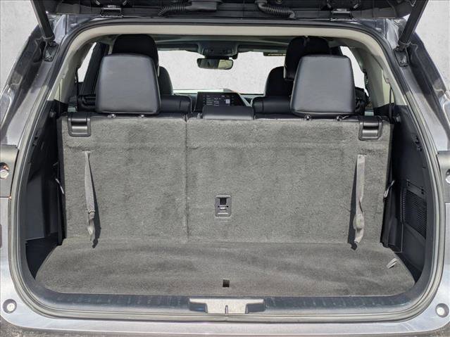 Used 2021 Toyota Highlander XLE image 6