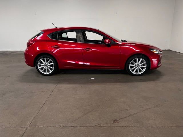 Used 2017 MAZDA MAZDA3 Touring FWD image 2