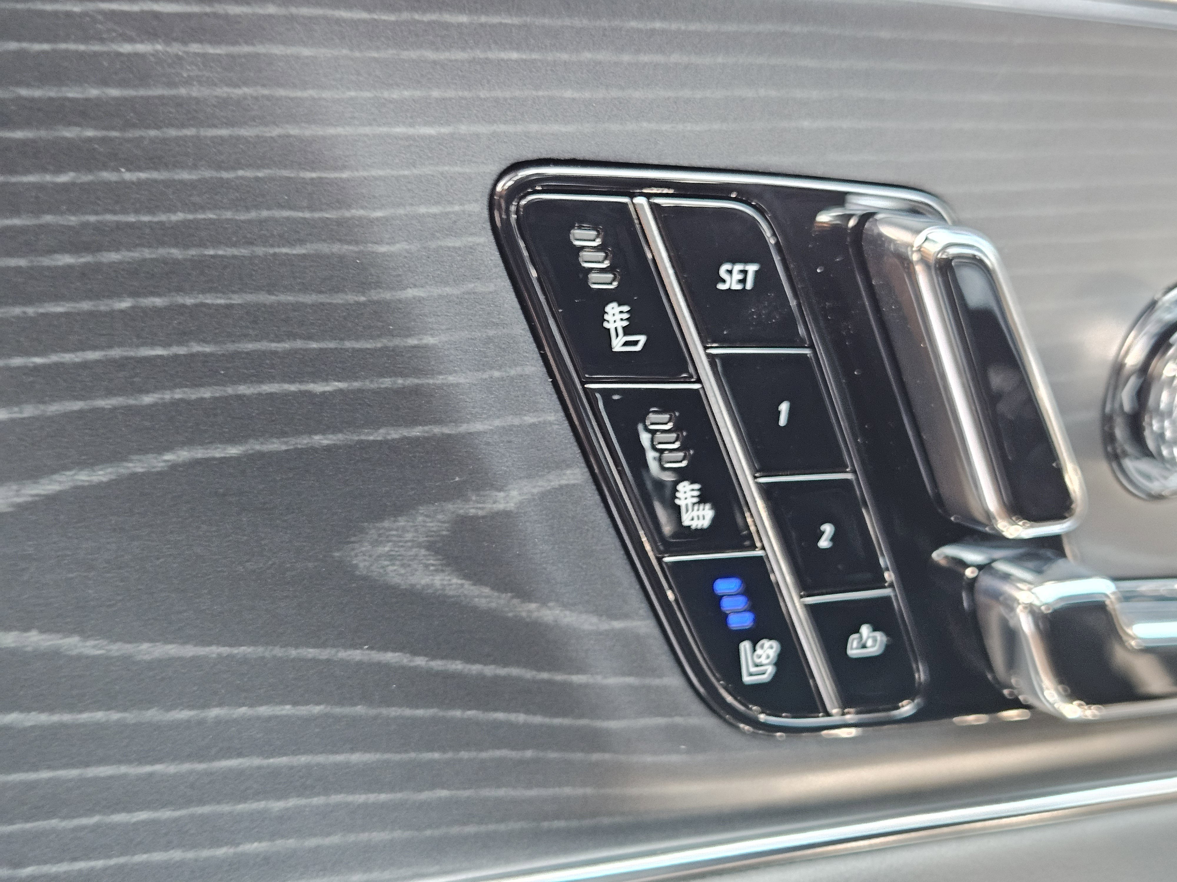 New 2026 Cadillac Lyriq V image 28