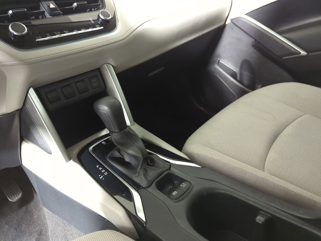 Used 2024 Toyota Corolla Cross L image 19