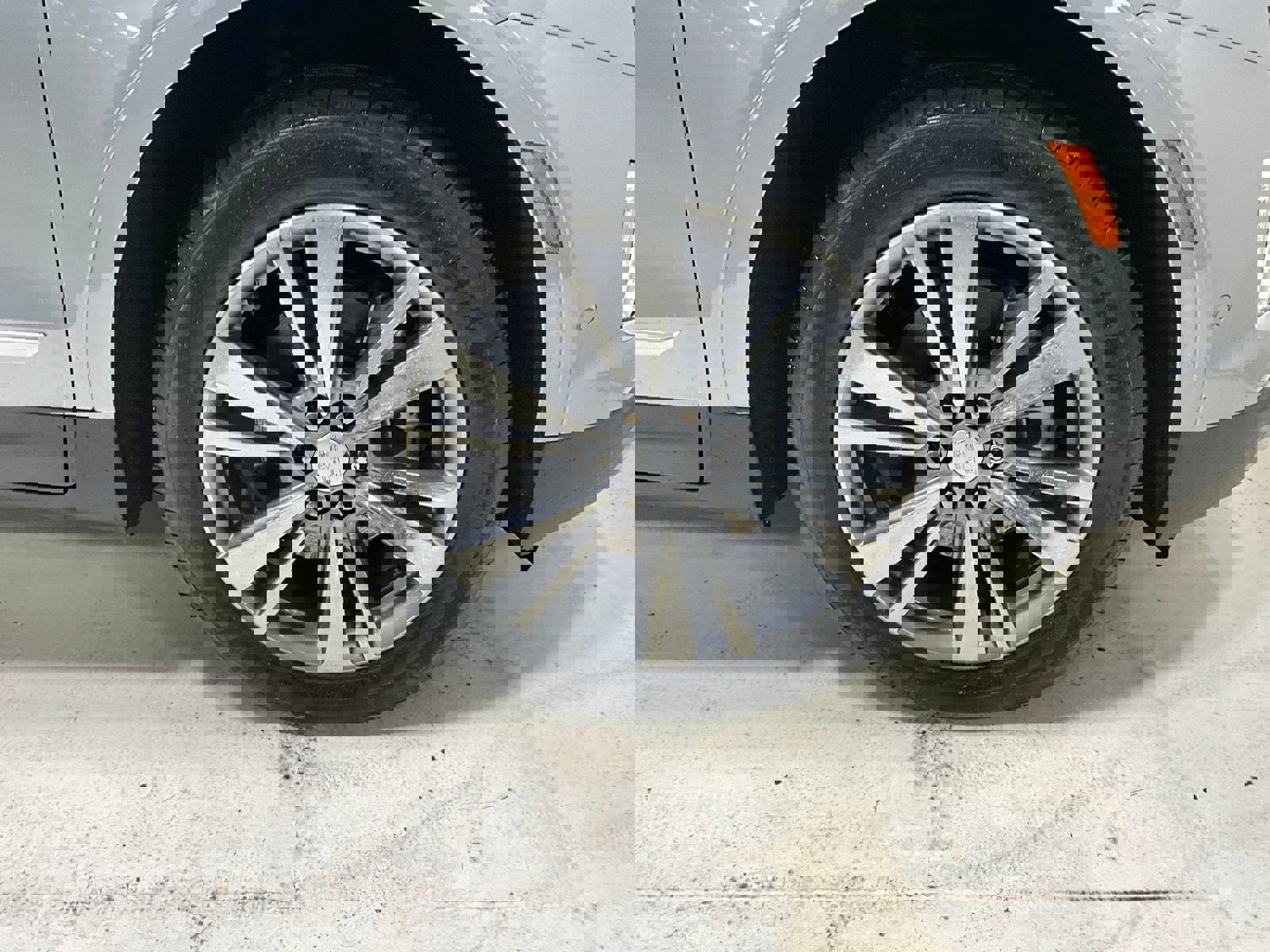 Used 2025 Cadillac XT5 Premium Luxury w/ Technology Package image 10