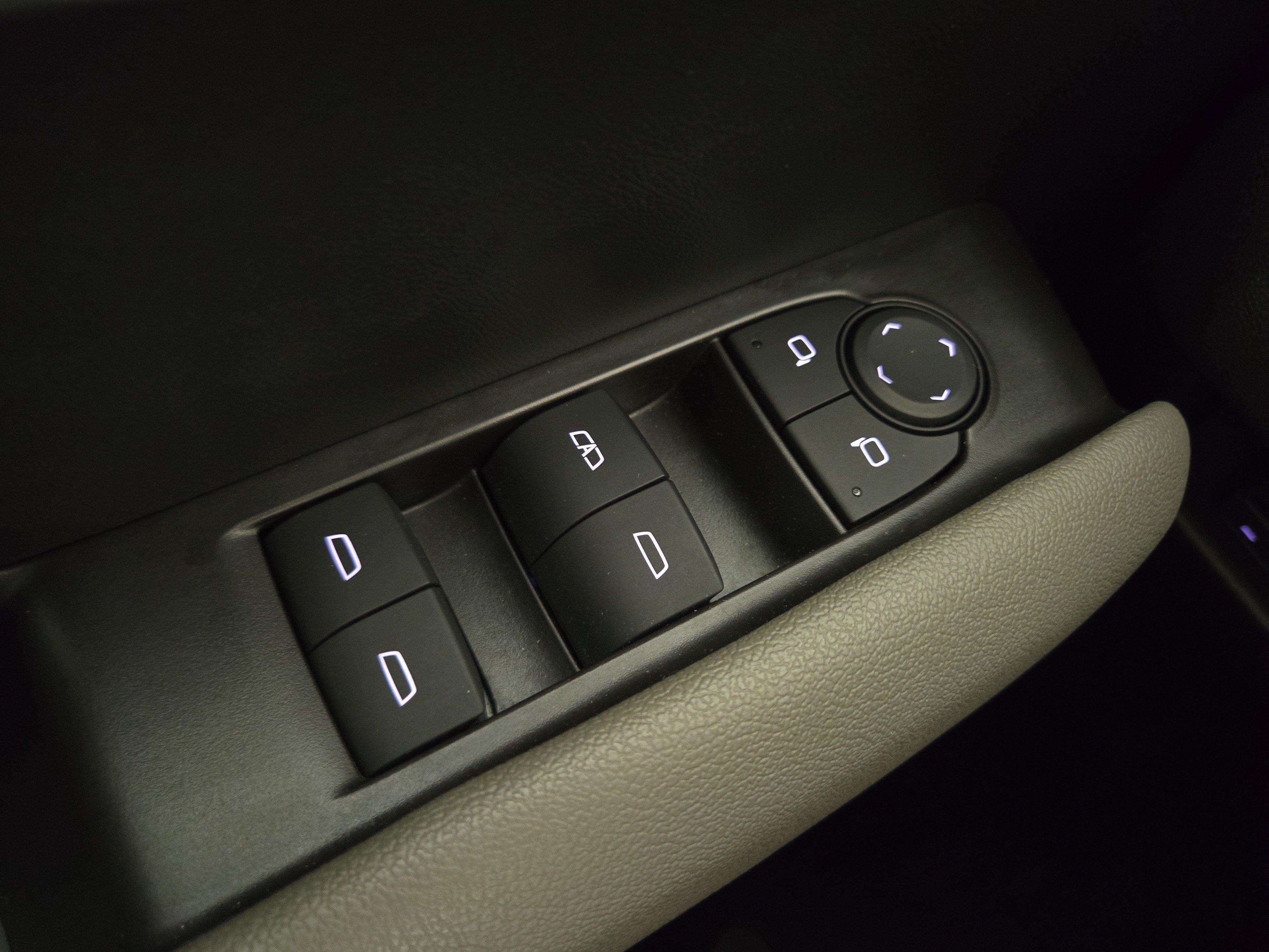 Used 2024 Chevrolet Colorado ZR2 w/ Safety Package AWD/4WD image 26