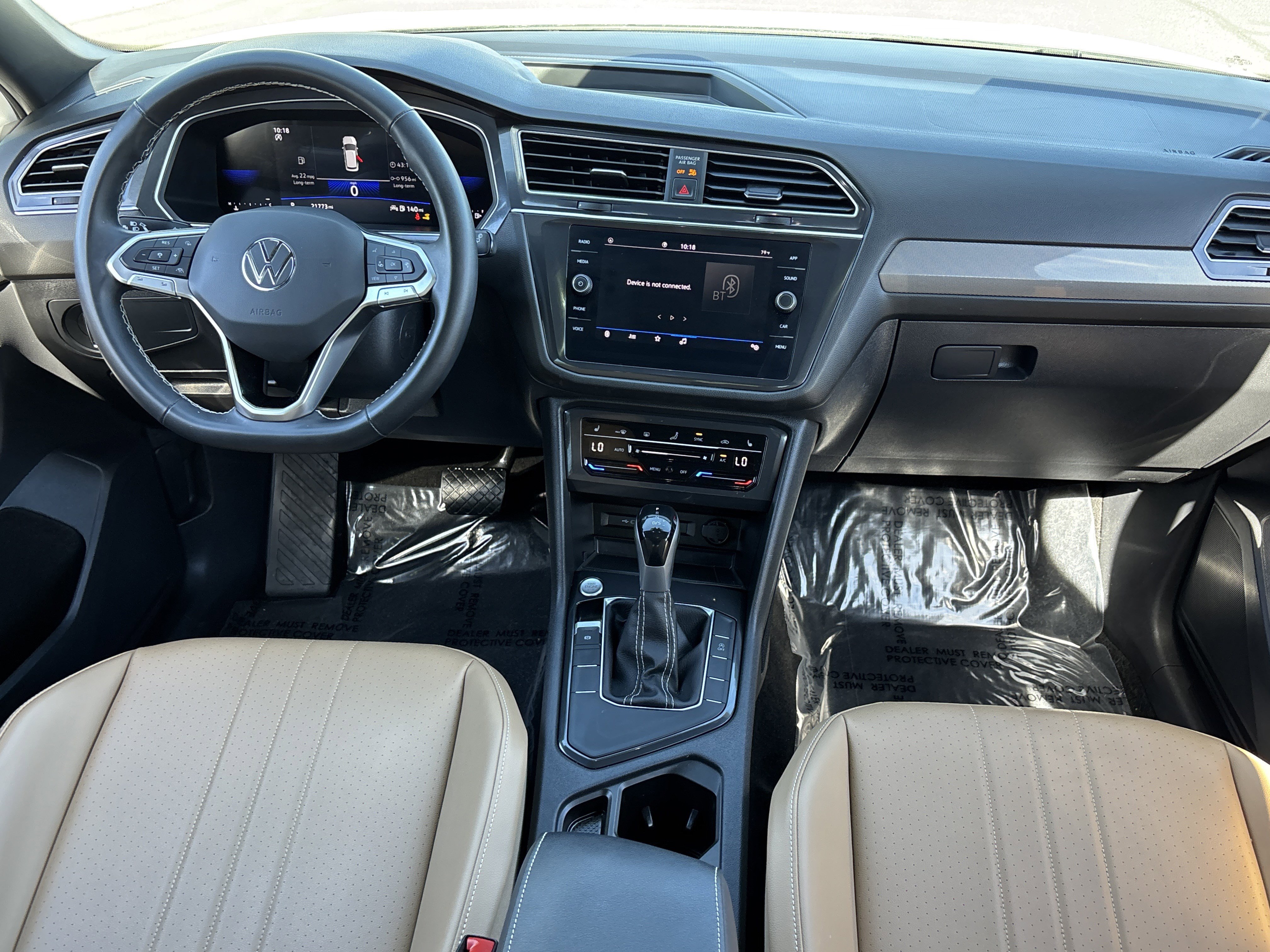 Used 2023 Volkswagen Tiguan SE w/ Panoramic Sunroof Package image 14