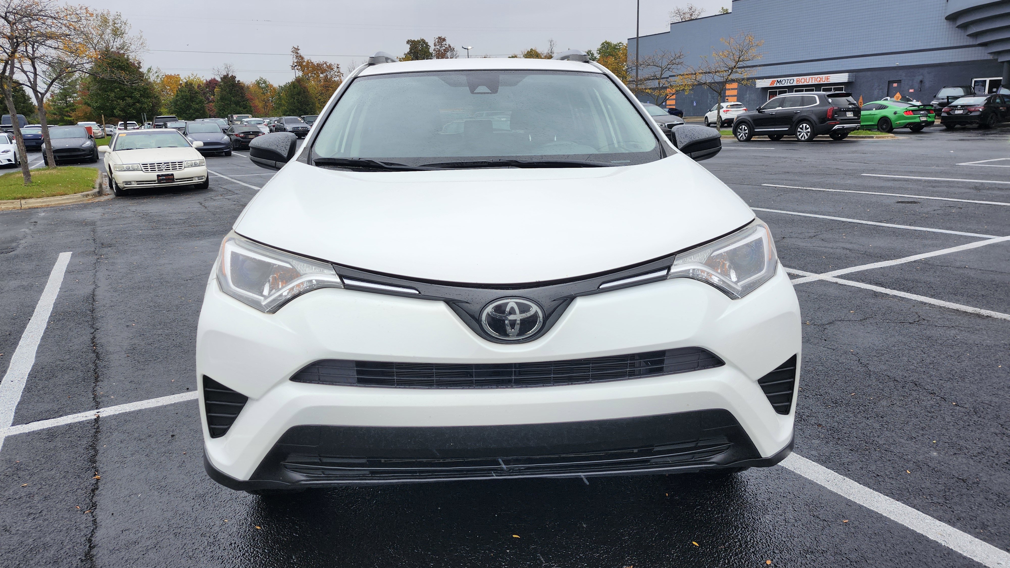 Used 2017 Toyota RAV4 LE image 3