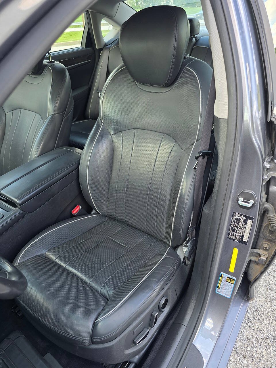 Used 2015 Hyundai Genesis 3.8 w/ Option Group 03 AWD/4WD image 13