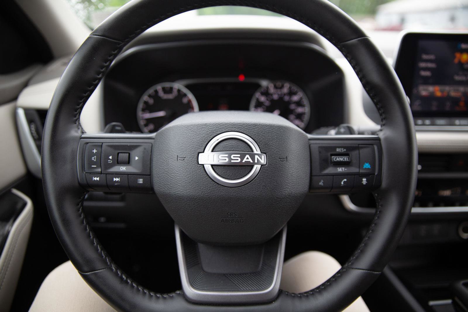 Used 2025 Nissan Rogue SV AWD/4WD image 11