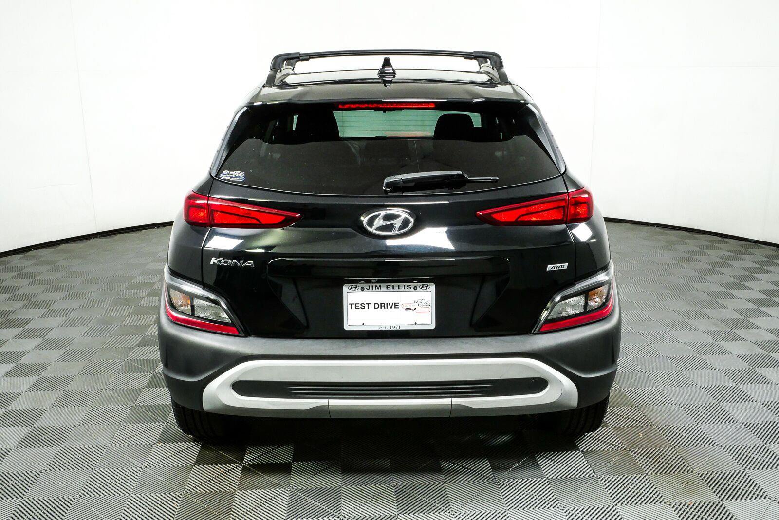 Used 2023 Hyundai Kona SEL AWD/4WD image 26