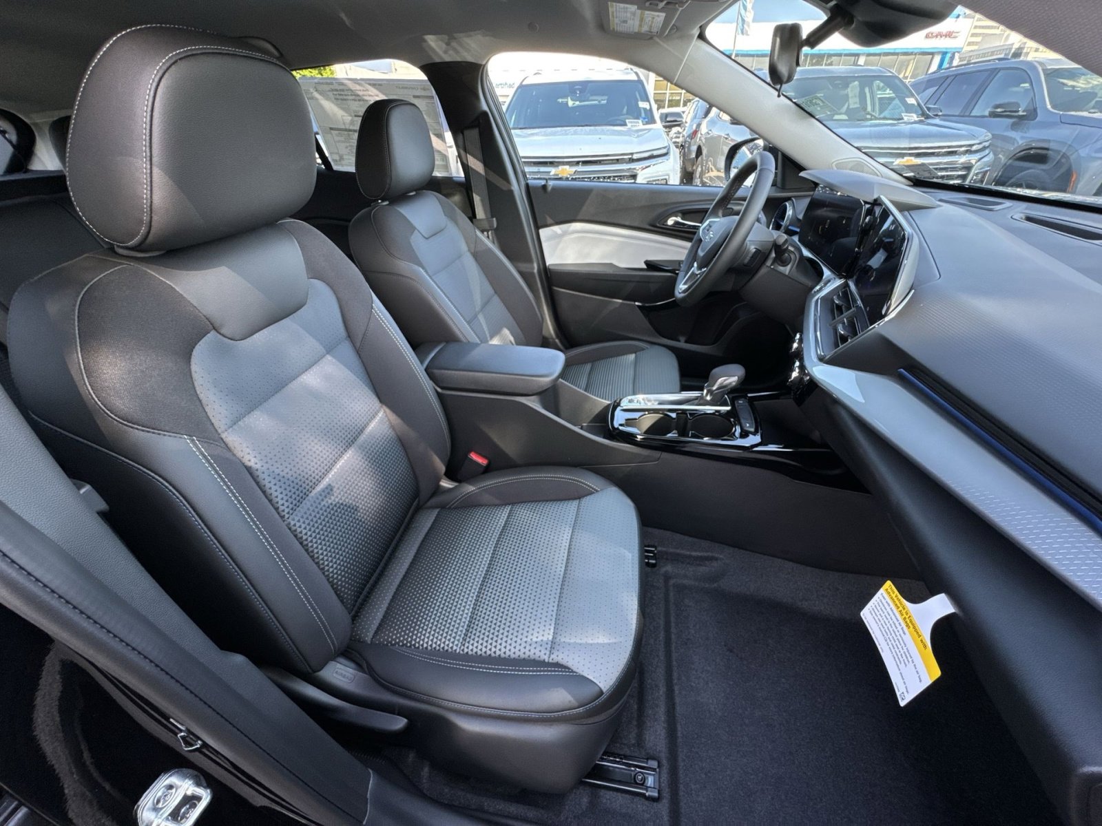 New 2026 Chevrolet Trax LT w/ Driver Confidence Package FWD image 25
