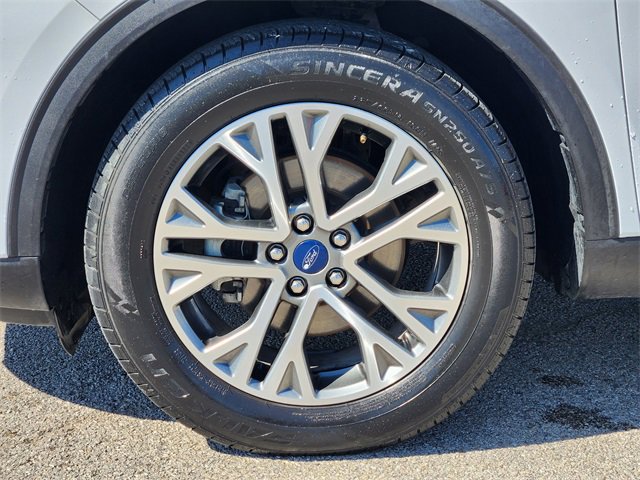 Used 2022 Ford Escape SEL image 13