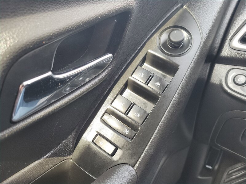 Used 2019 Chevrolet Trax LT w/ LT Convenience Package AWD/4WD image 28