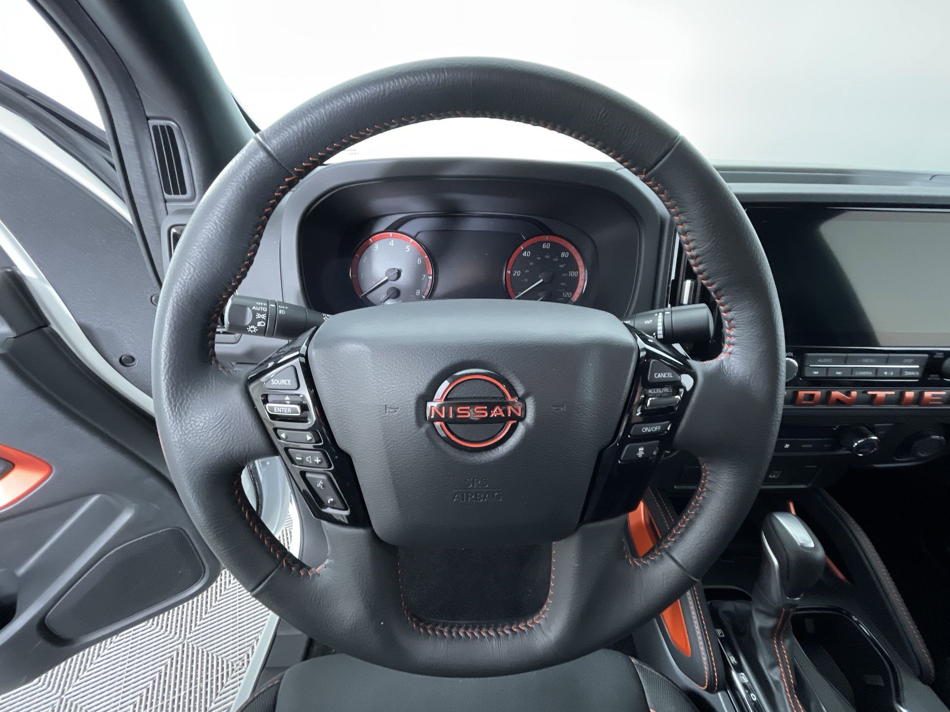 Certified 2025 Nissan Frontier PRO-4X image 16