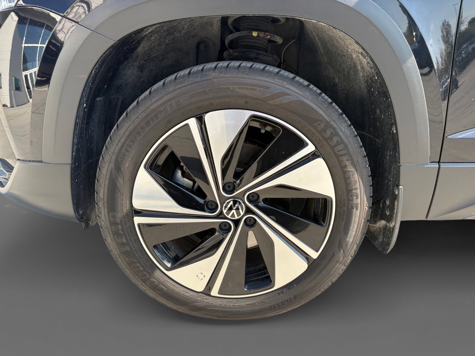 Used 2024 Volkswagen Taos SE image 19