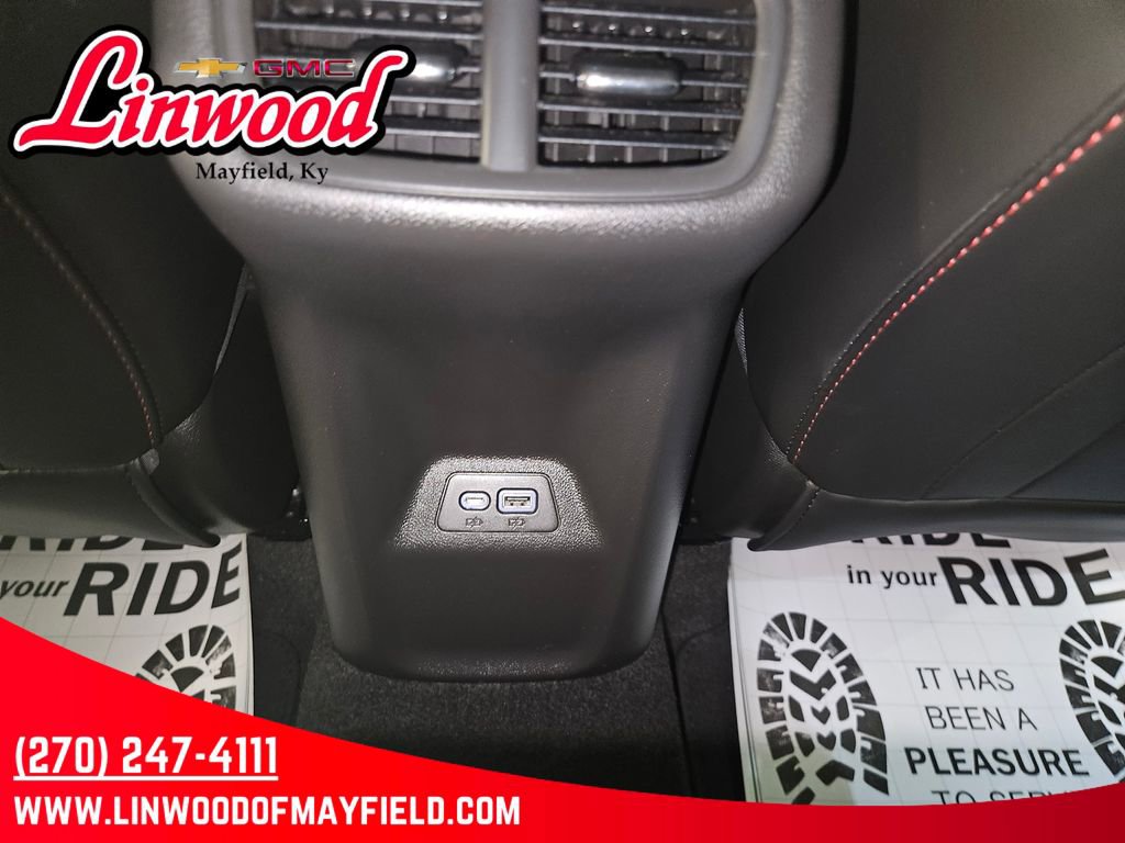 Used 2023 Buick Envision Essence w/ Sport Touring Package FWD image 15