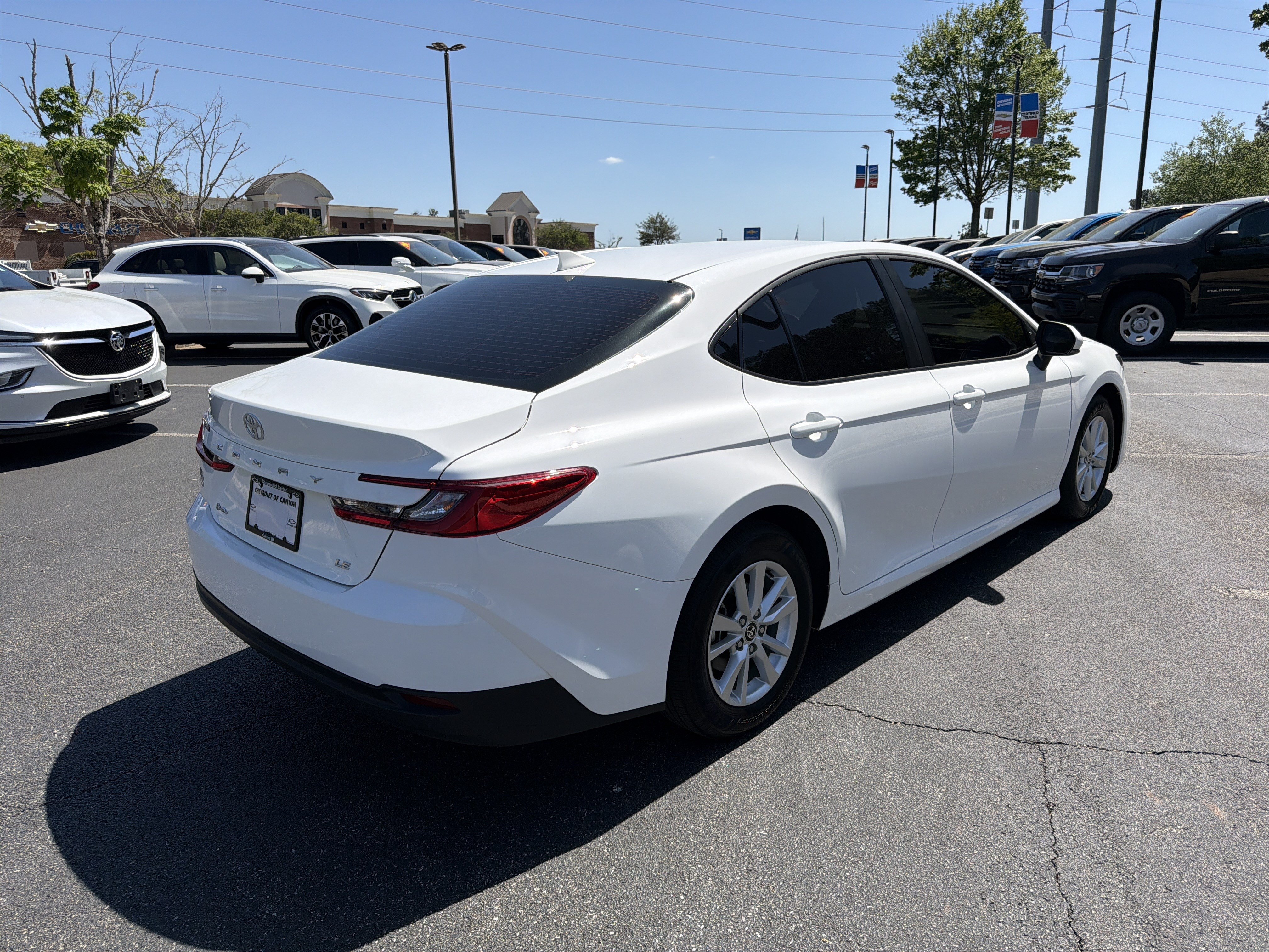 Used 2025 Toyota Camry LE FWD image 5