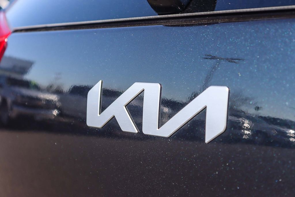 Used 2022 Kia Niro EX Premium image 9