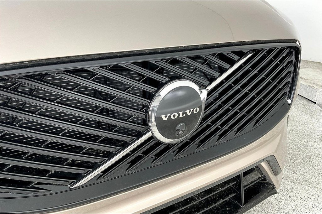 New 2026 Volvo XC60 B5 Plus w/ Protection Package Premier AWD/4WD image 29