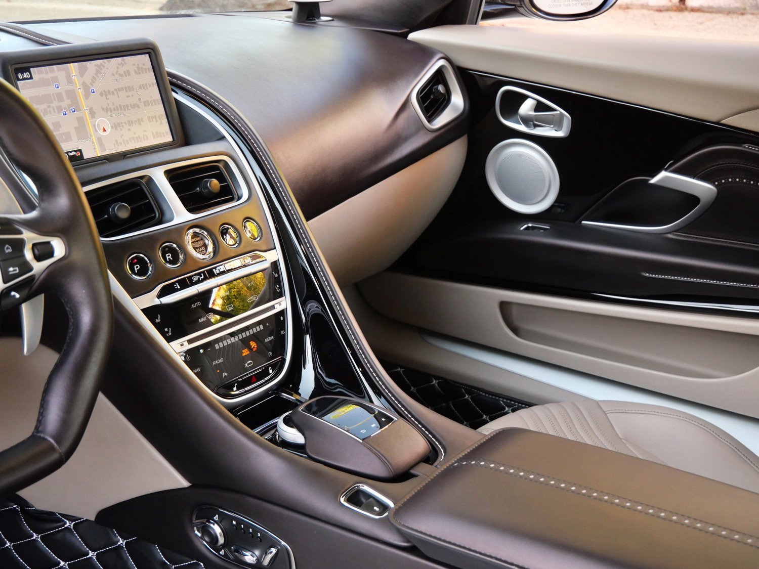 Used 2023 Aston Martin DB11 Coupe image 10