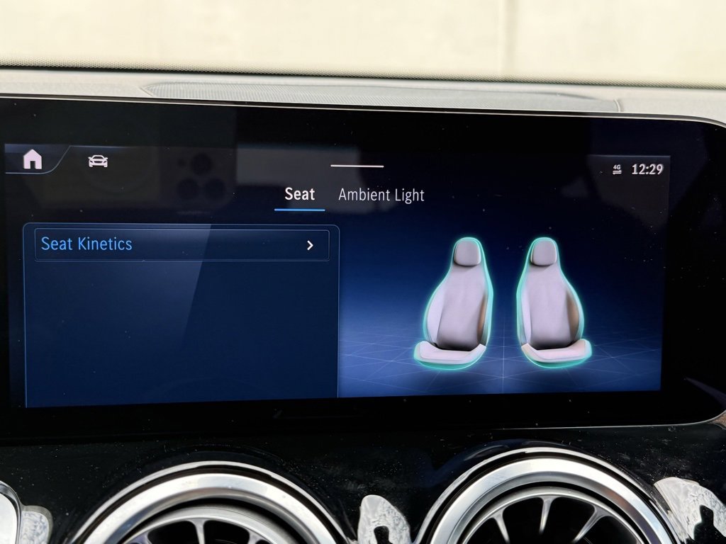 Used 2024 Mercedes-Benz GLB 250 250 image 11