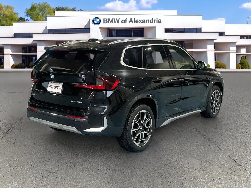 Used 2023 BMW X1 xDrive28i w/ Premium Package AWD/4WD image 5
