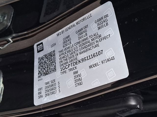 Used 2025 Chevrolet Colorado Z71 w/ Technology Package AWD/4WD image 29