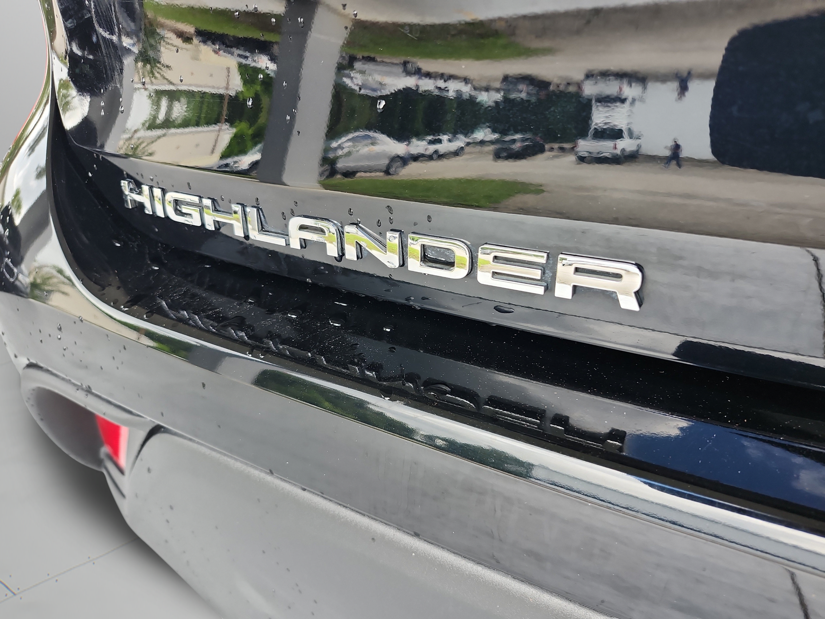 Used 2022 Toyota Highlander XLE FWD image 33