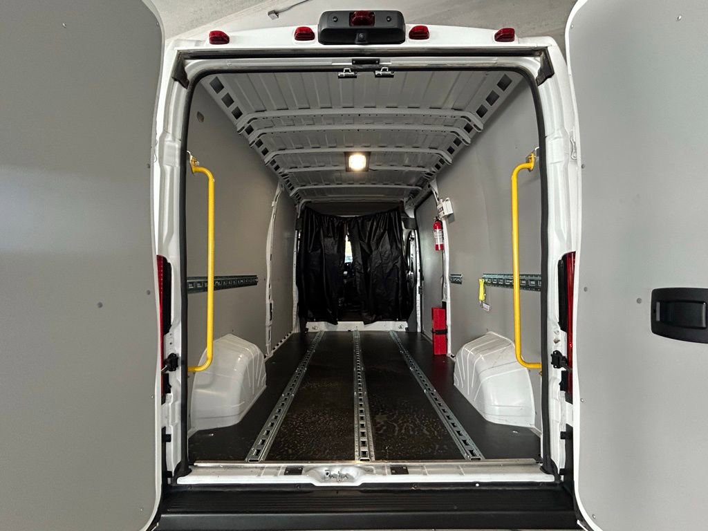 Used 2025 RAM ProMaster 2500 w/ Convenience Group image 28