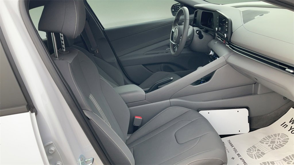 Certified 2025 Hyundai Elantra Sport image 15