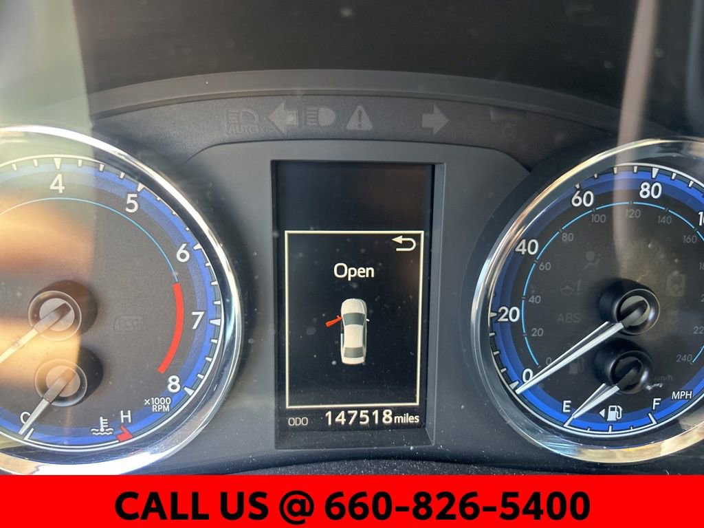 Used 2018 Toyota Corolla SE FWD image 12