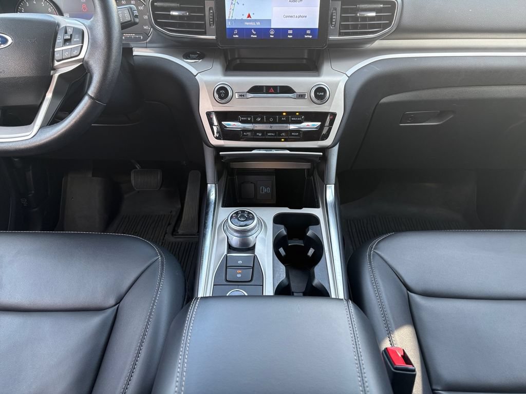 Used 2022 Ford Explorer XLT w/ Equipment Group 202A AWD/4WD image 11