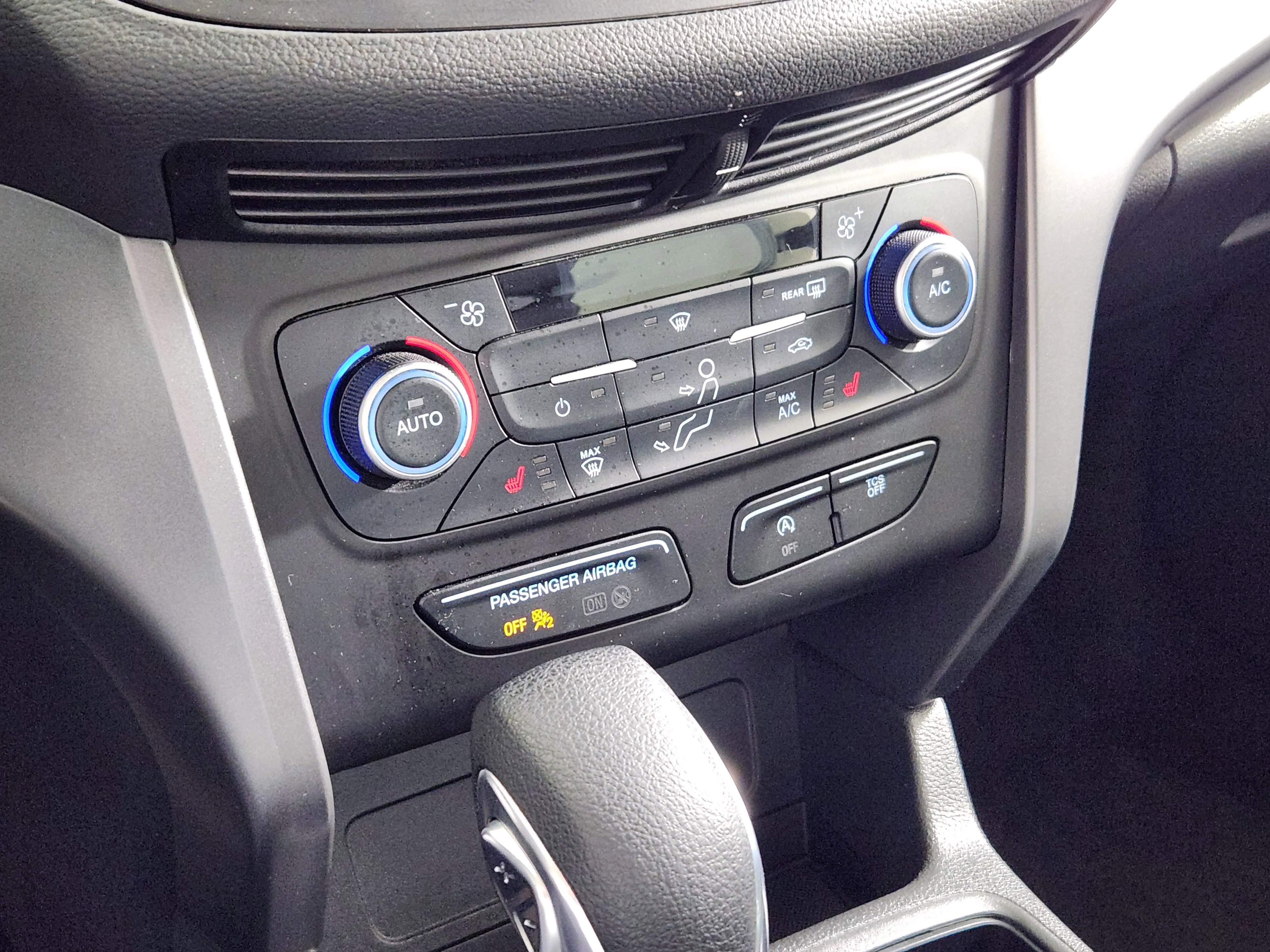 Certified 2018 Ford Escape SE w/ Ford Safe & Smart Package image 24