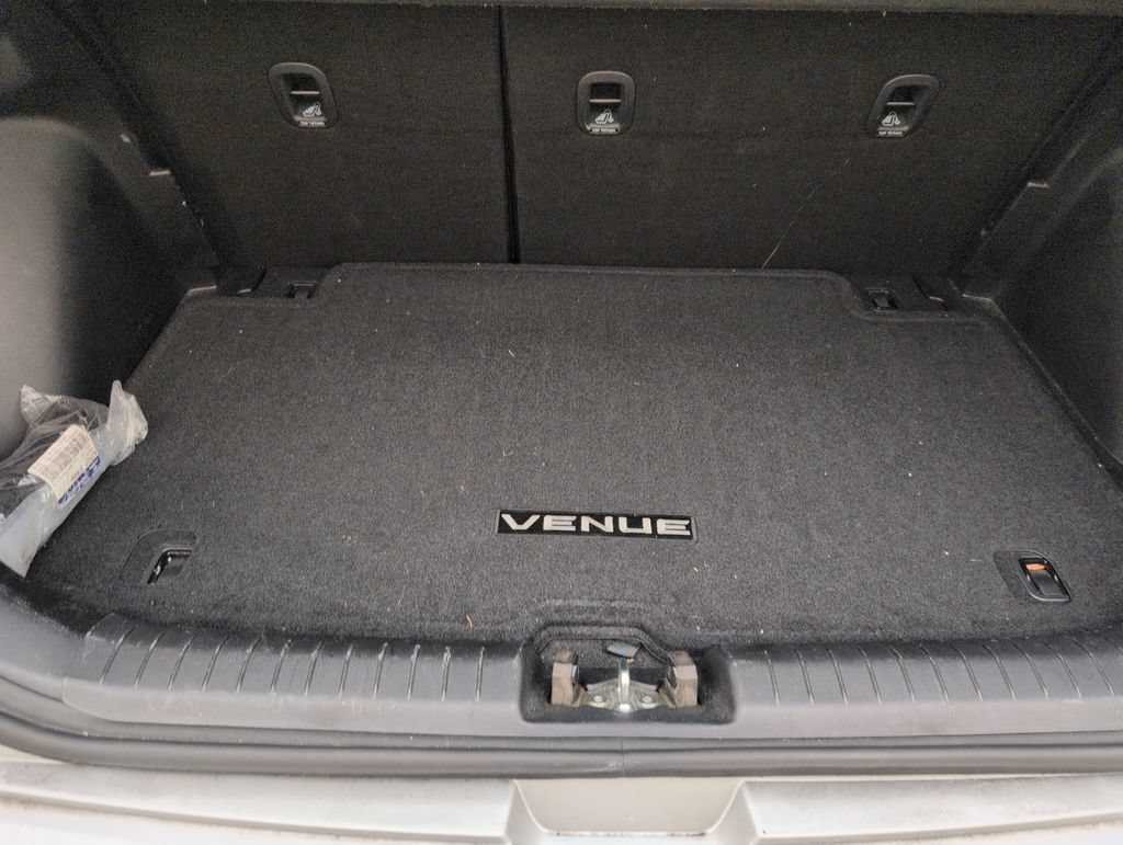 Used 2020 Hyundai Venue SEL FWD image 30