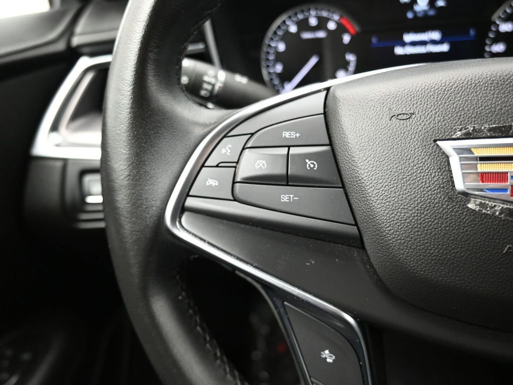 Used 2023 Cadillac XT5 Luxury image 25