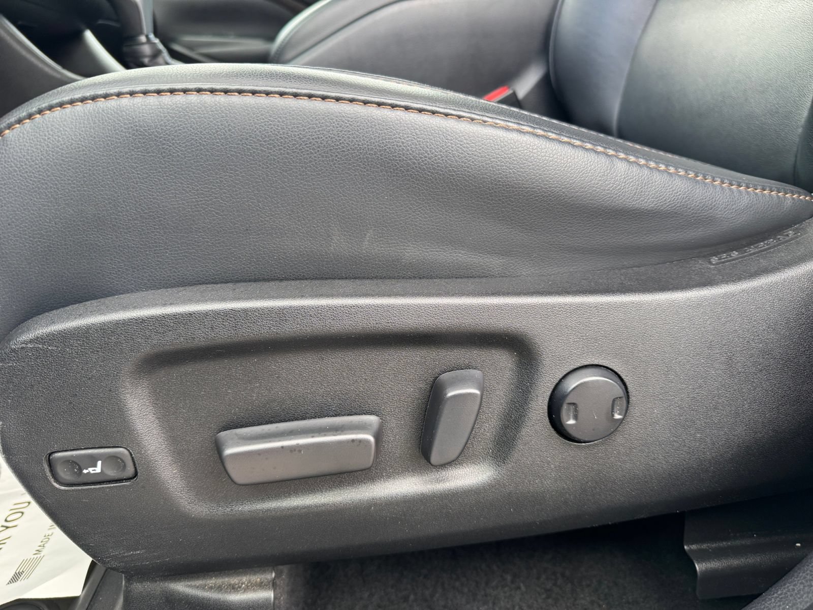 Used 2019 Toyota Highlander XLE AWD/4WD image 18