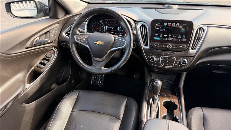Used 2018 Chevrolet Malibu Premier w/ Premier Sun and Wheel Package FWD image 19