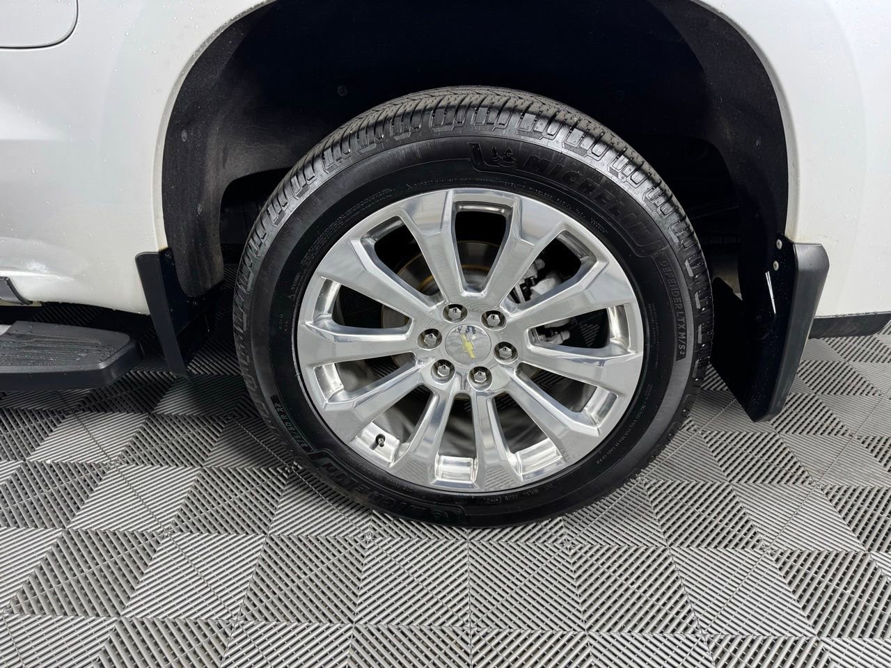 Used 2019 Chevrolet Silverado 1500 High Country image 36