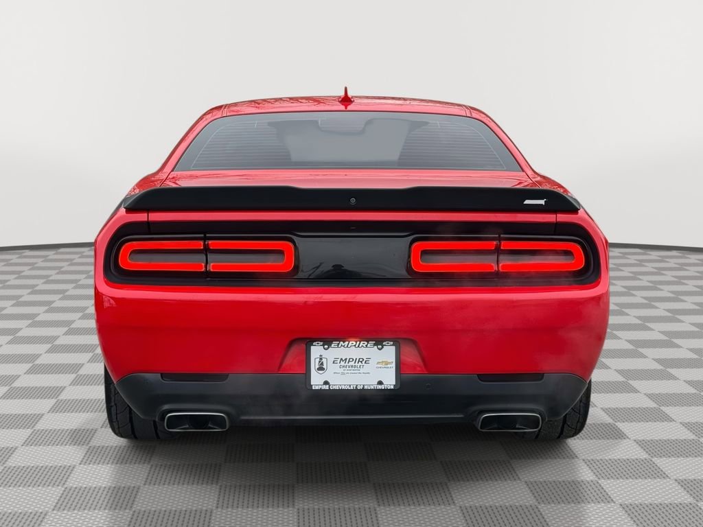 Used 2016 Dodge Challenger R/T Scat Pack w/ Leather Interior Group RWD image 6