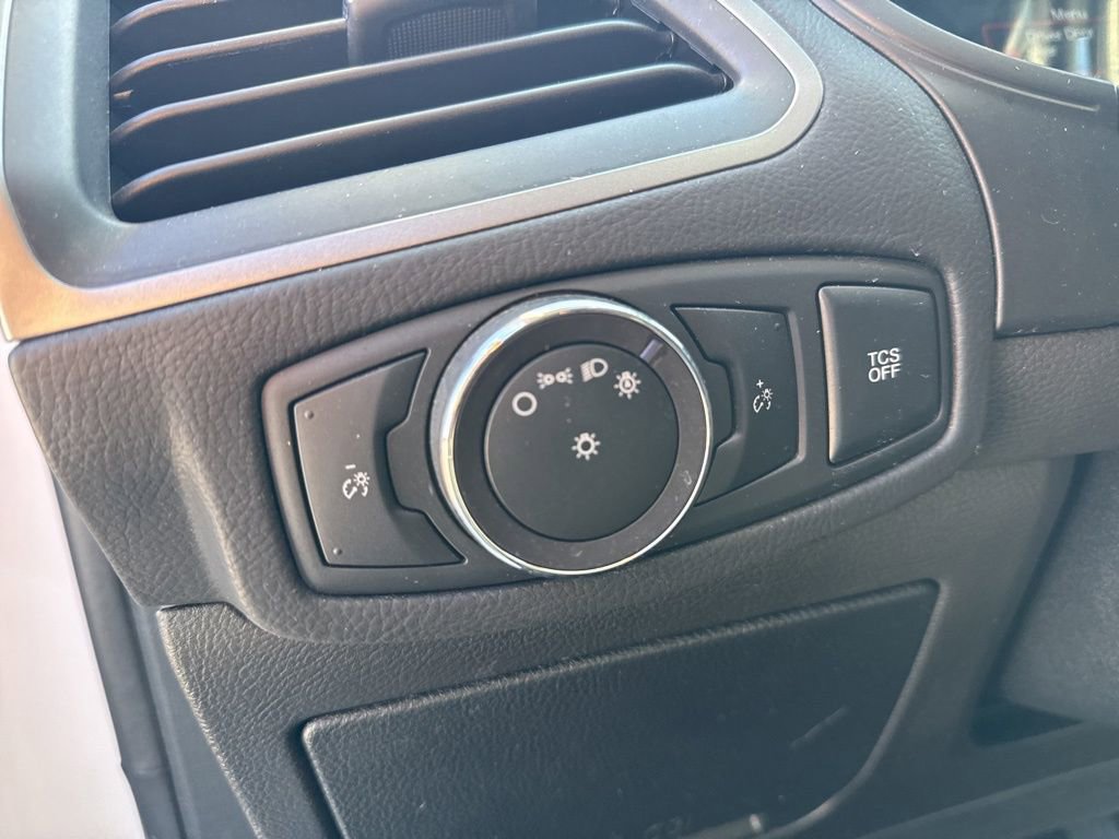 Certified 2019 Ford Edge SE w/ SE Fleet Driver's Package image 23