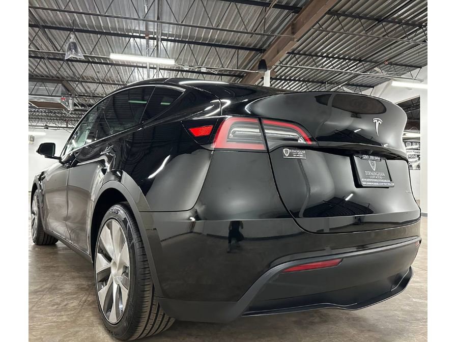 Used 2023 Tesla Model Y Long Range image 17